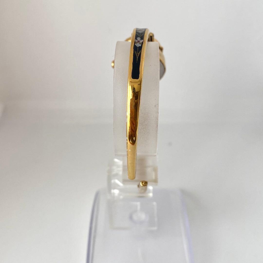 アンドレムッシュ　腕時計　スイス　花　ストーン