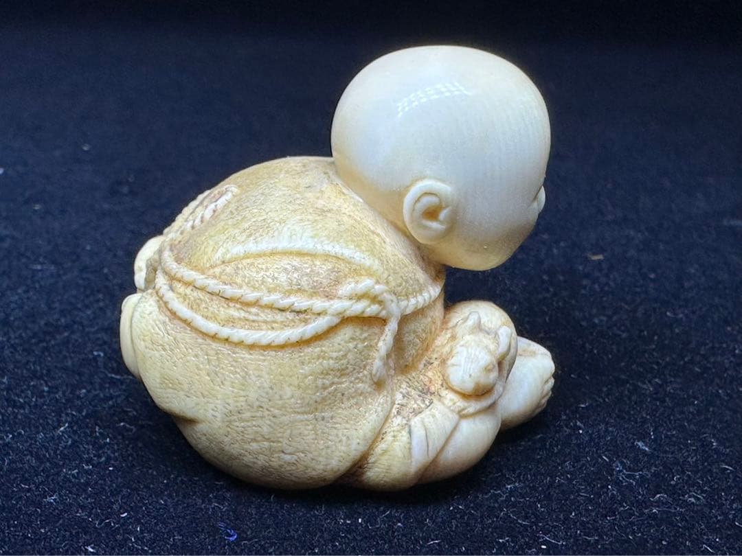 極上　根付　天然素材　彫刻 置物　細密細工　骨董　アンティーク　在銘