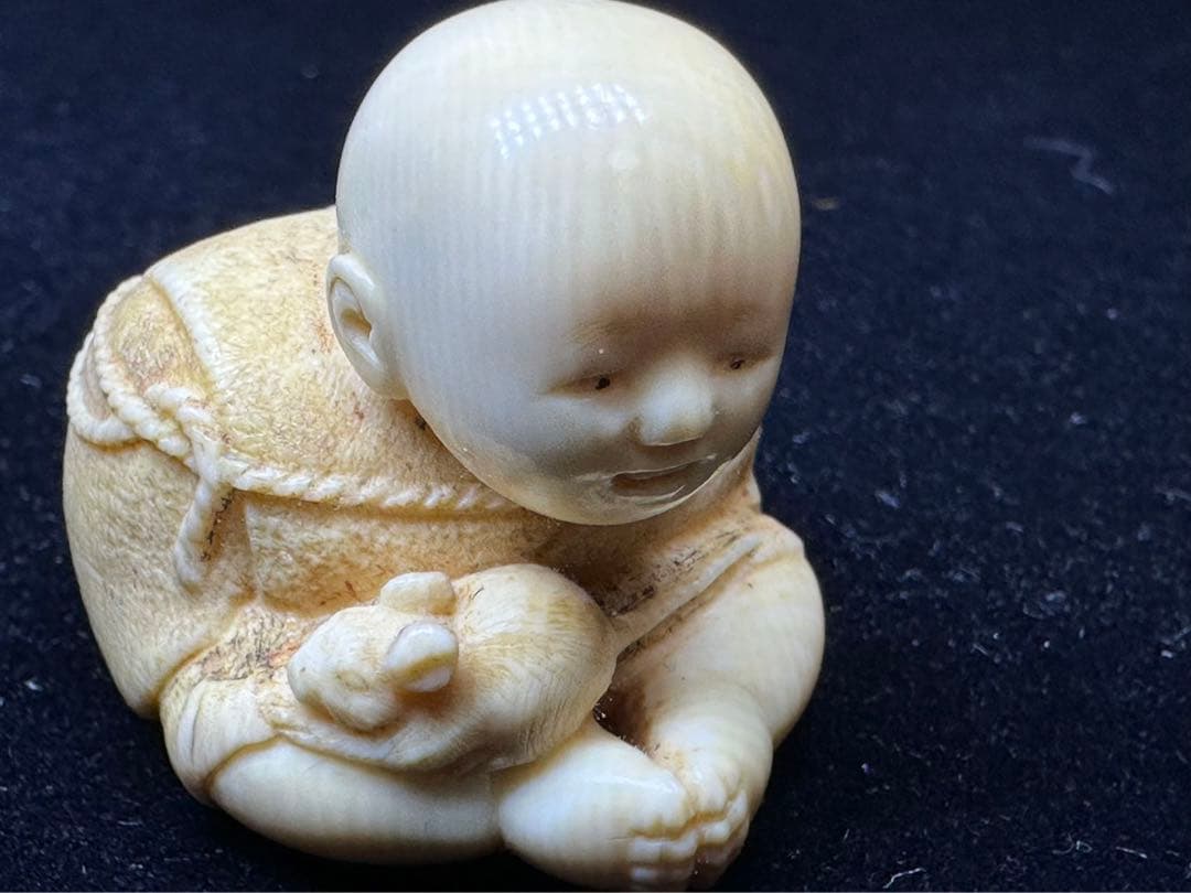 極上　根付　天然素材　彫刻 置物　細密細工　骨董　アンティーク　在銘