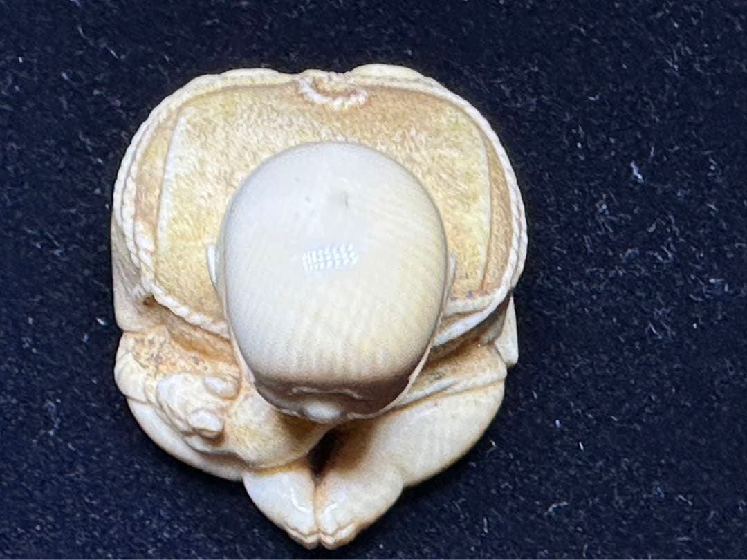 極上　根付　天然素材　彫刻 置物　細密細工　骨董　アンティーク　在銘