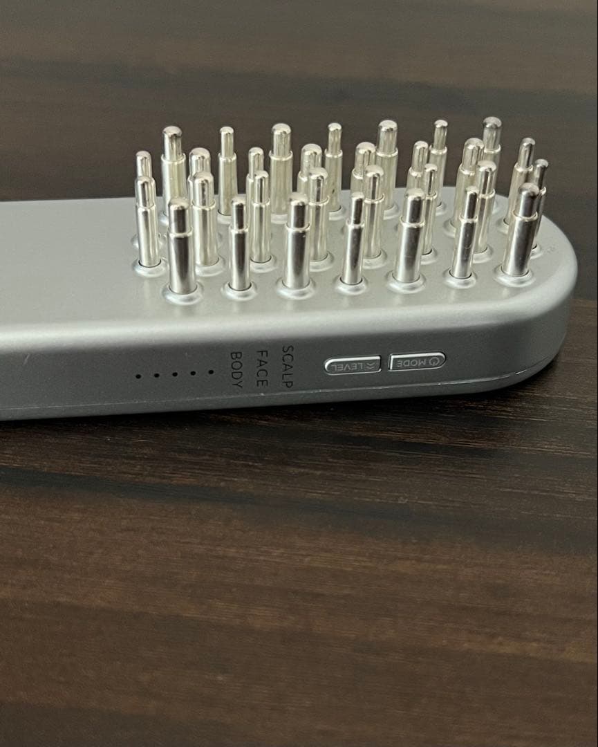 【まりか】SALONIA 美顔器 リフトブラシ シルバー USBケーブル付