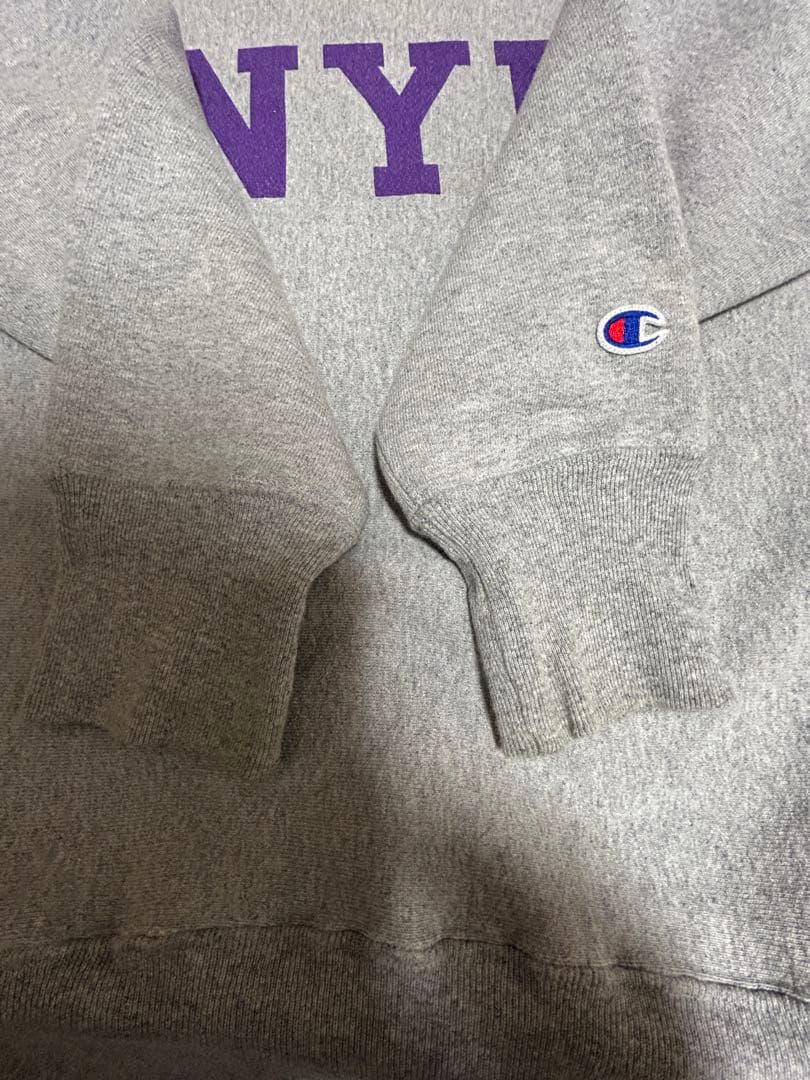Champion リバースウィーブ NYU カレッジロゴ スウェット グレー