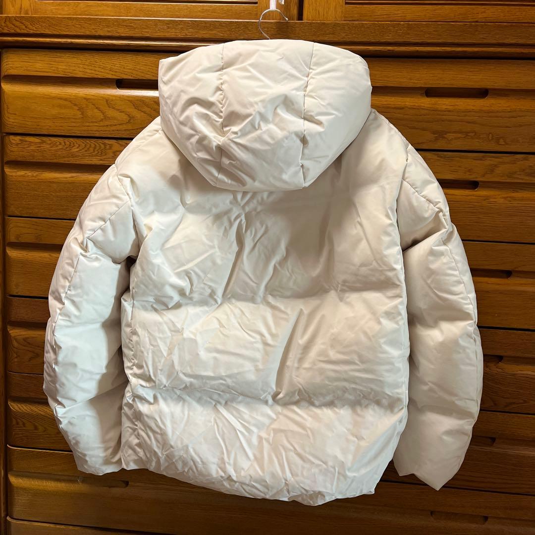 【新品・未使用】UNIQLO シームレスダウンパーカー　ホワイト M