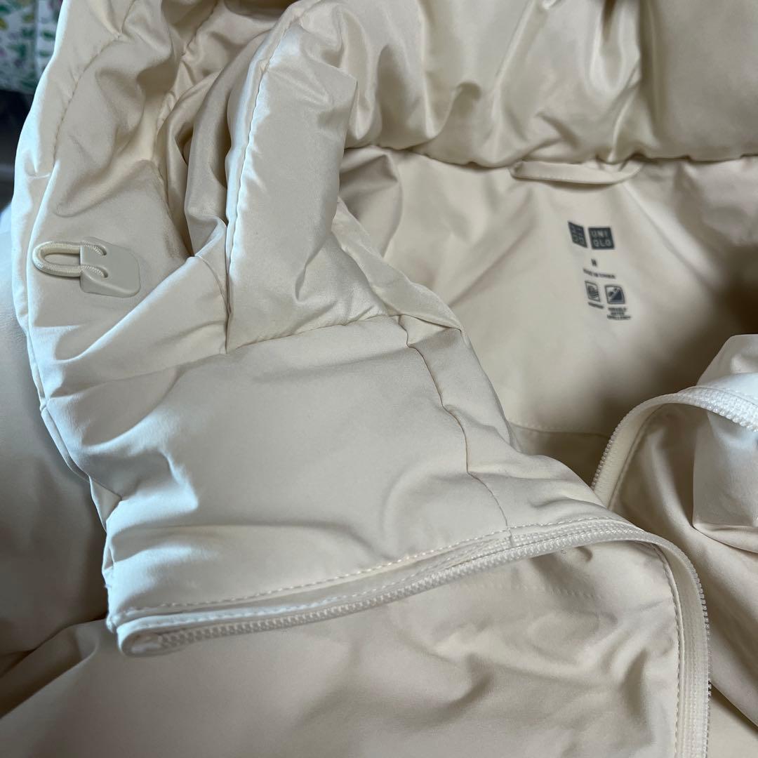 【新品・未使用】UNIQLO シームレスダウンパーカー　ホワイト M
