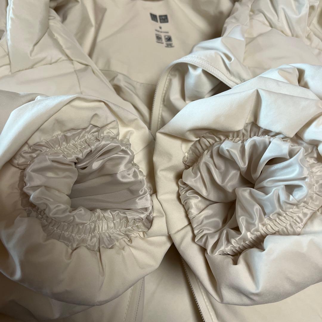 【新品・未使用】UNIQLO シームレスダウンパーカー　ホワイト M