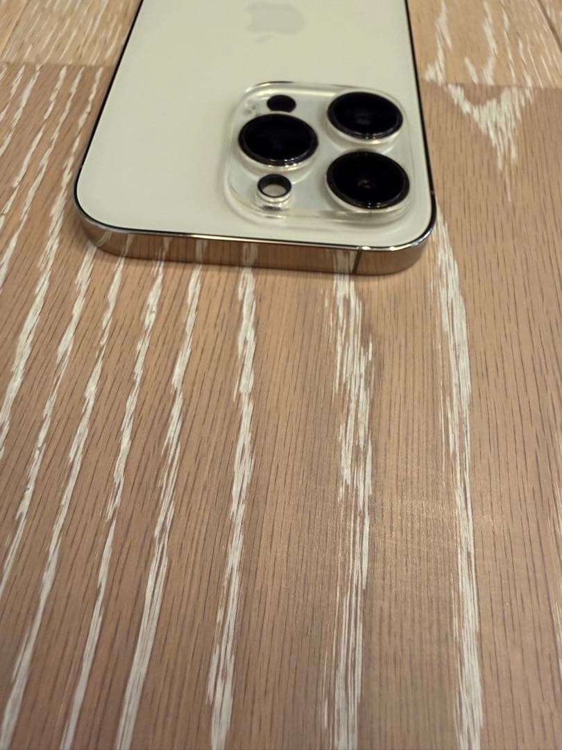 Apple iPhone 14 Pro シルバー