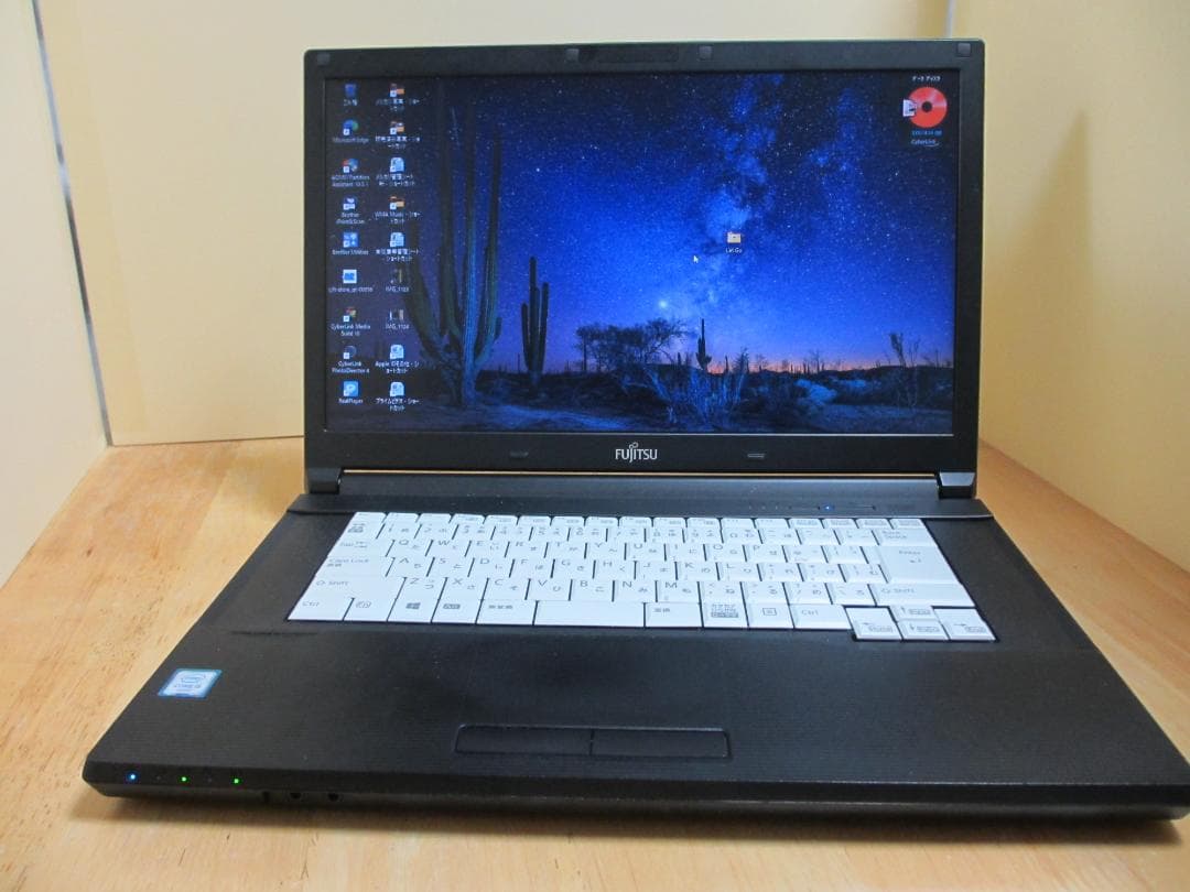 富士通 LIFEBOOK Win11　A576/P