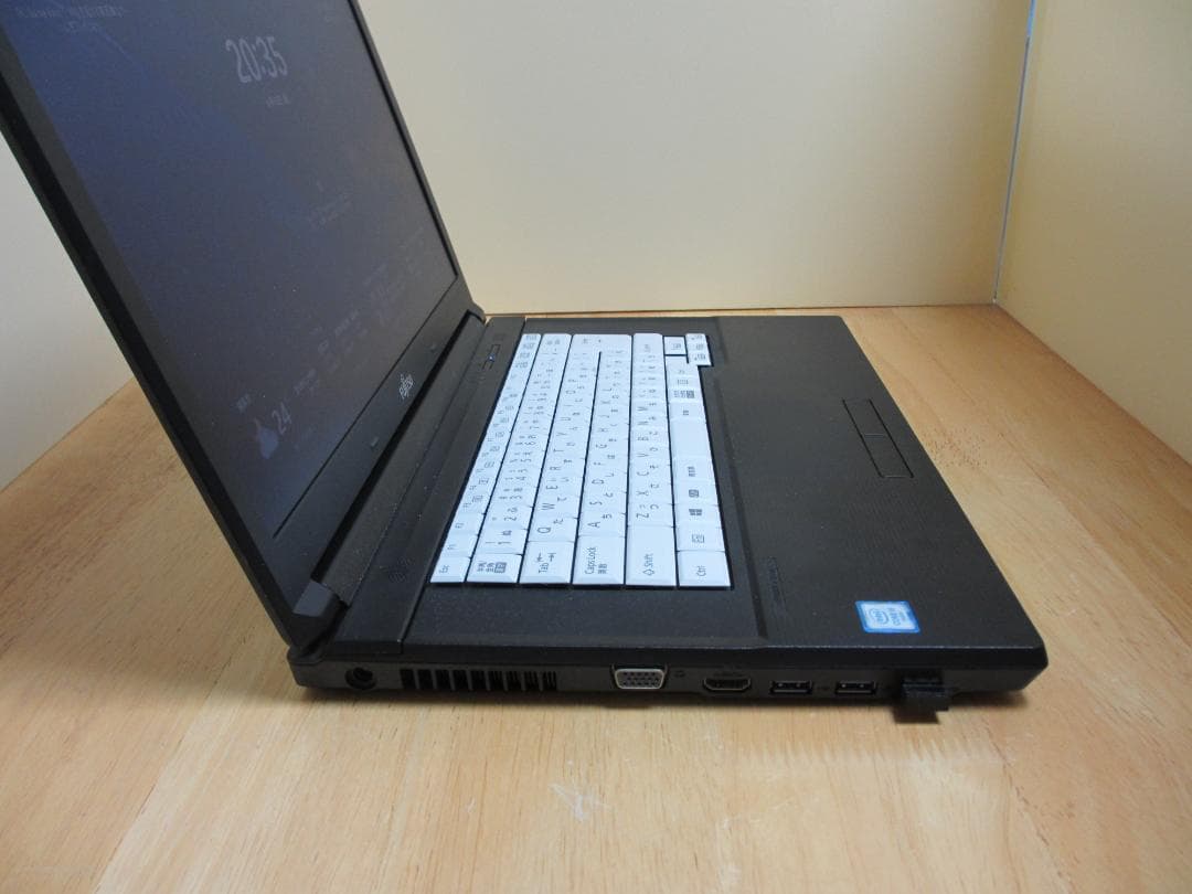 富士通 LIFEBOOK Win11　A576/P