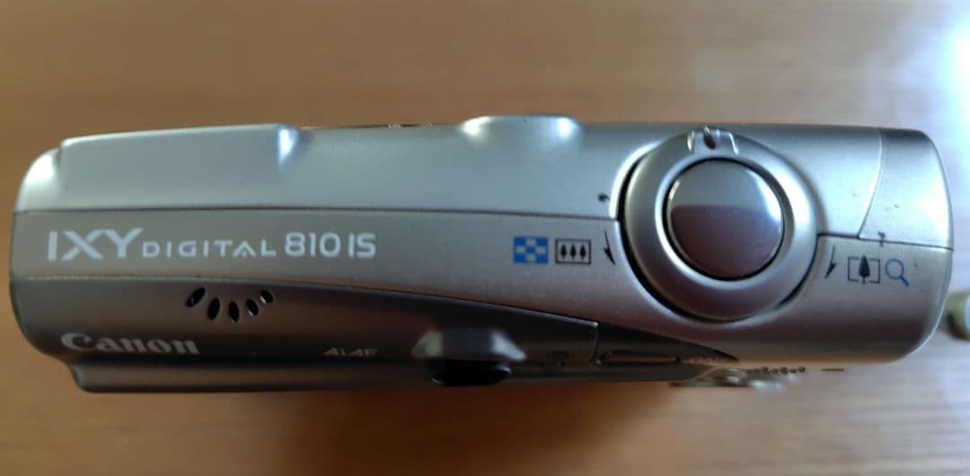Canon IXY DIGITAL 810 IS バッテリー2個　充電器