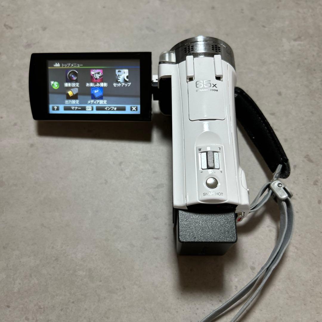 Victor・JVC Everio. GZ-E765-W