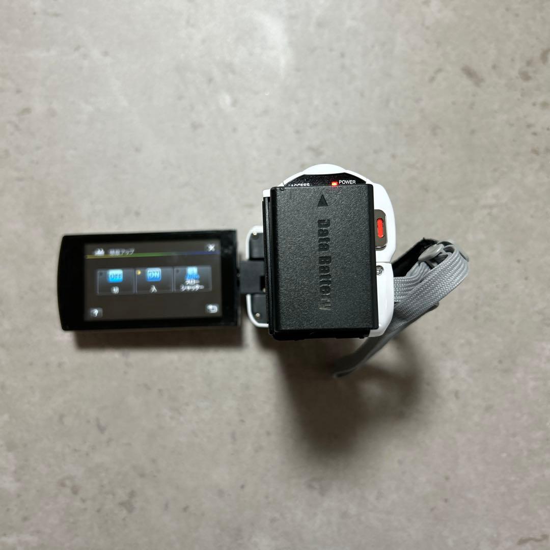 Victor・JVC Everio. GZ-E765-W