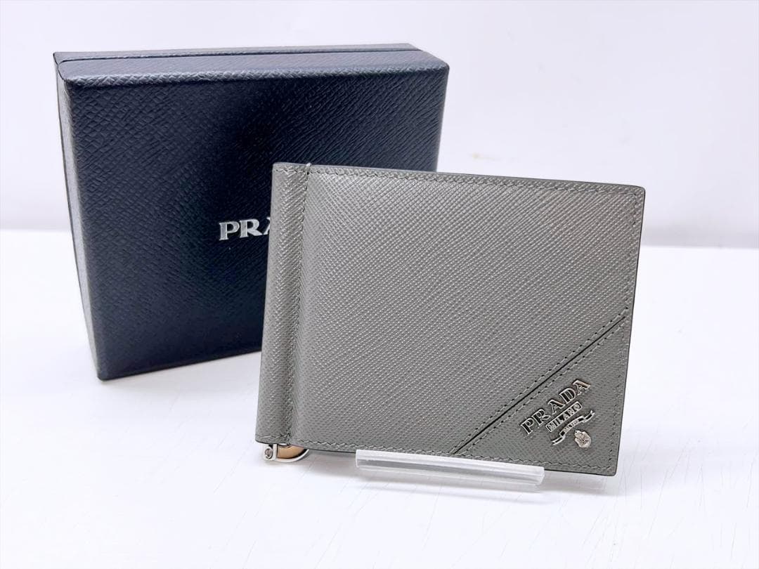 未使用保管　PRADA　プラダ　ロゴ　サフィアーノ　マネークリップ　2MN077