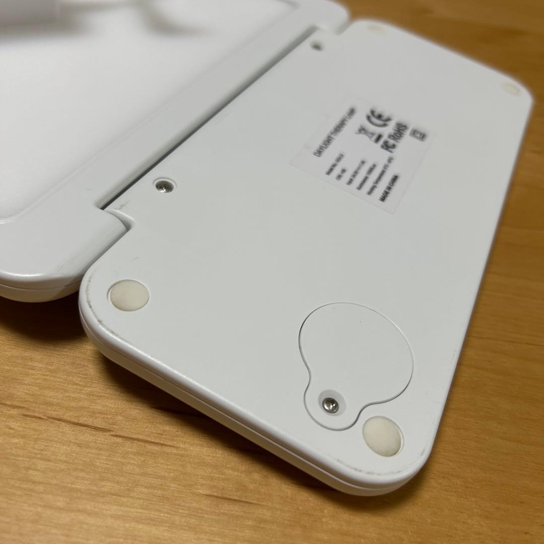 光目覚まし時計　ムーンムーン　トトノエライト