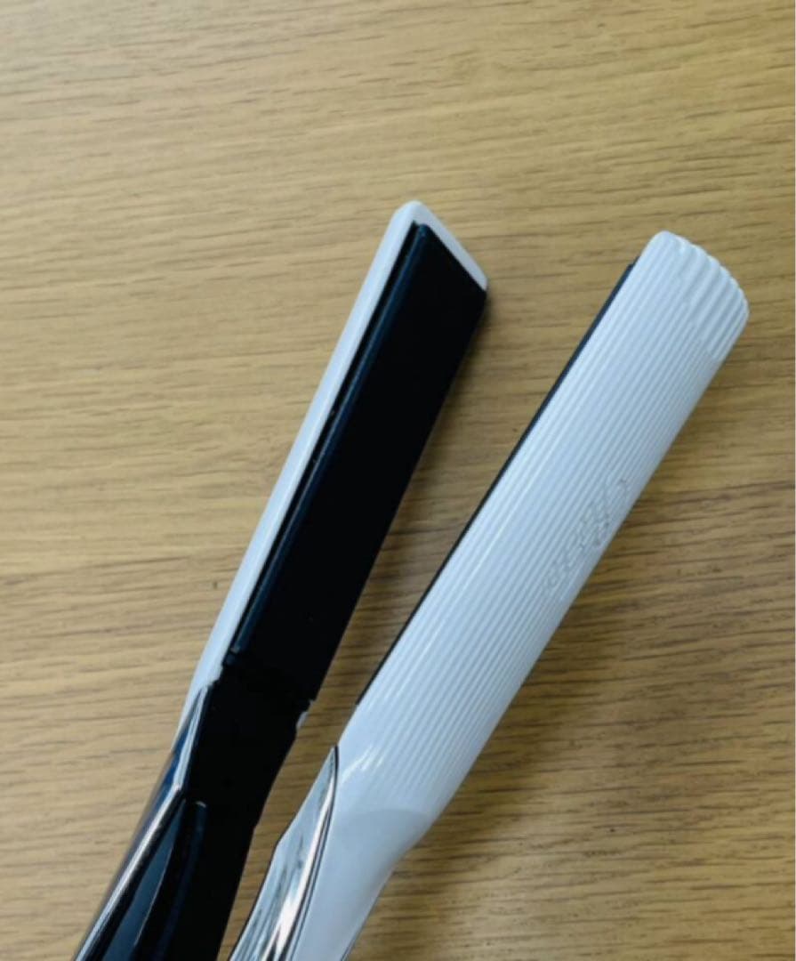 ホワイト ストレートヘアアイロン refa