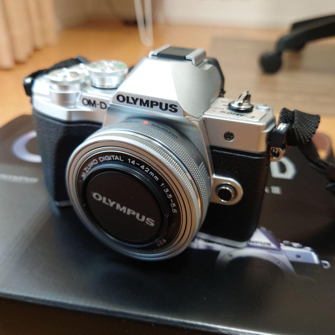 OLYMPUS OM-D E-M10 MarkⅢ ダブルズームキット