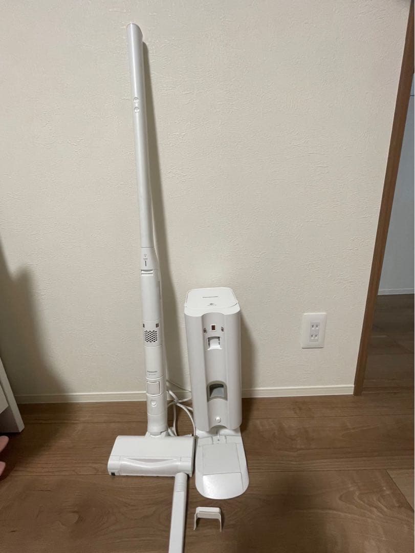 ★*★様 Panasonic 掃除機　コードレス　MC-NS100K