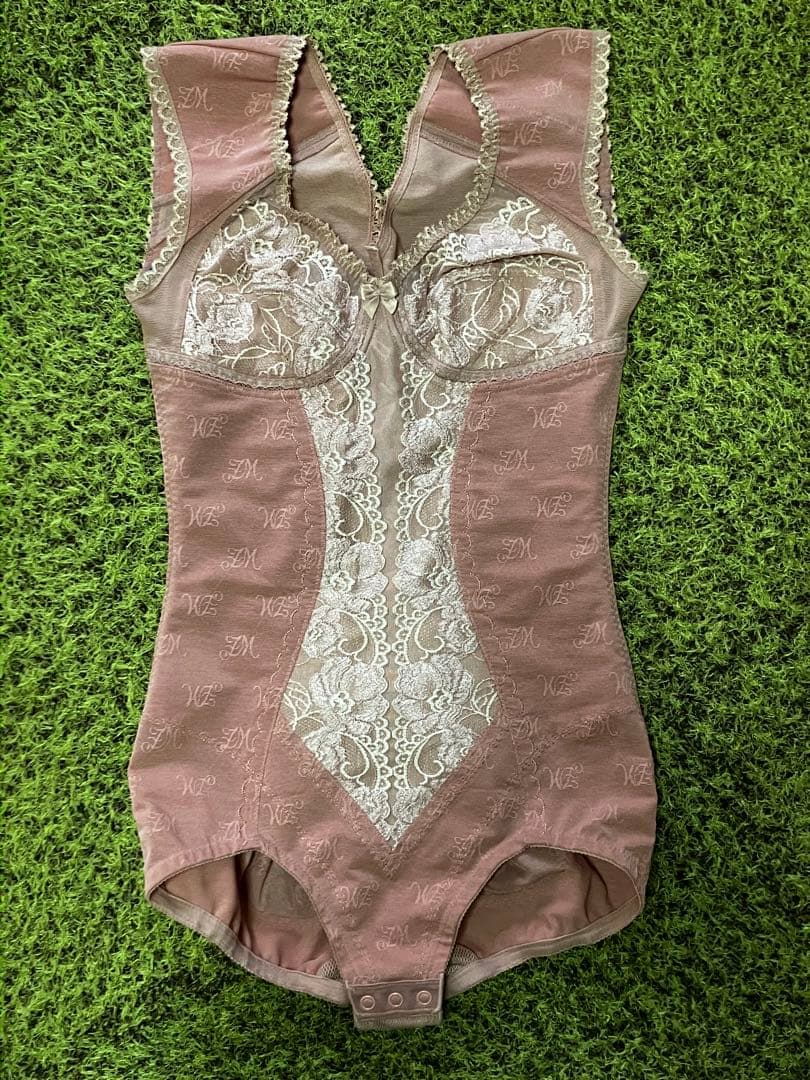 マミエールのボディスーツ２点とガードルの3点セット