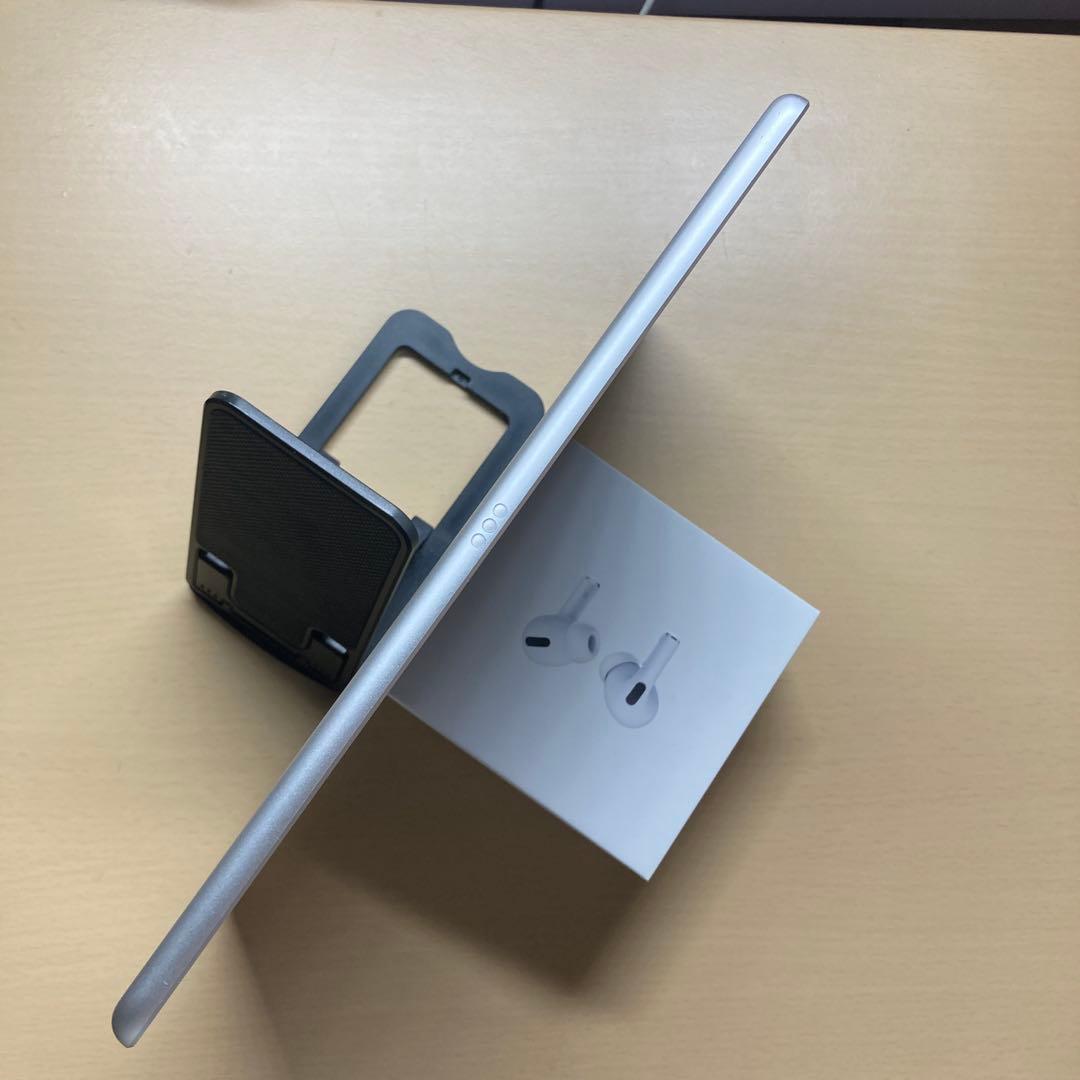 iPad 第8世代　ジャンク　A2270 起動不可