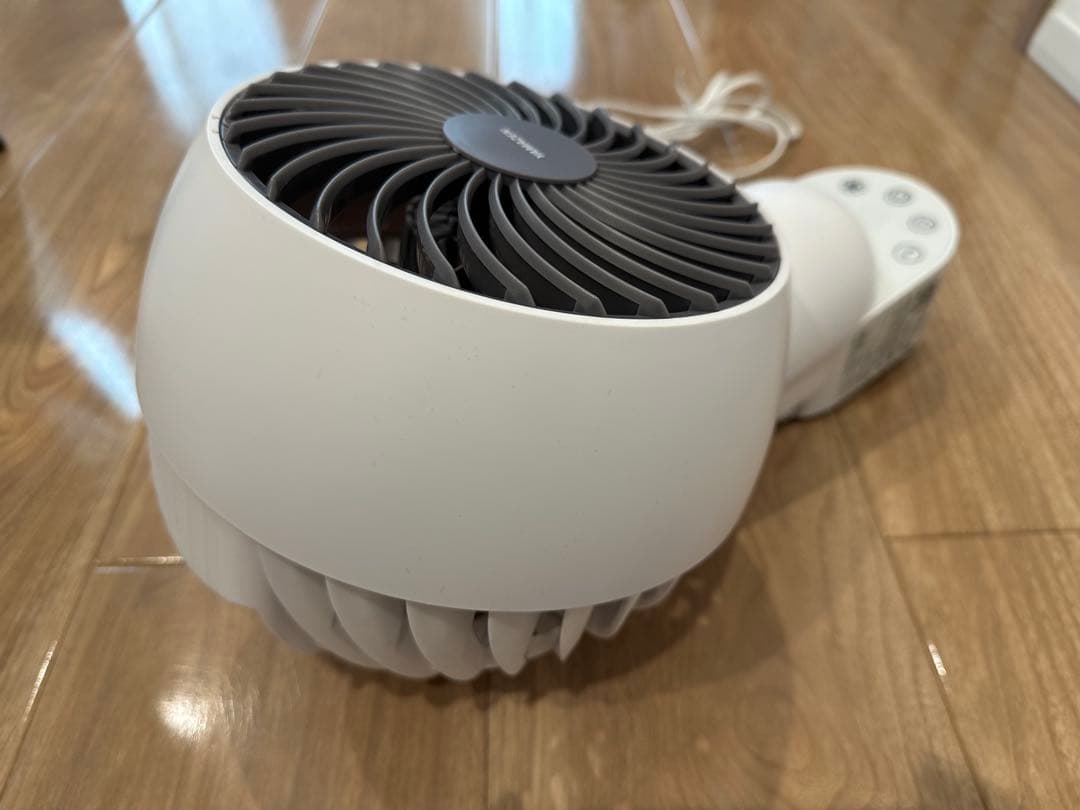 山善] 壁掛サーキュレーター 10畳 上下左右自動首振り ※ほぼ新品