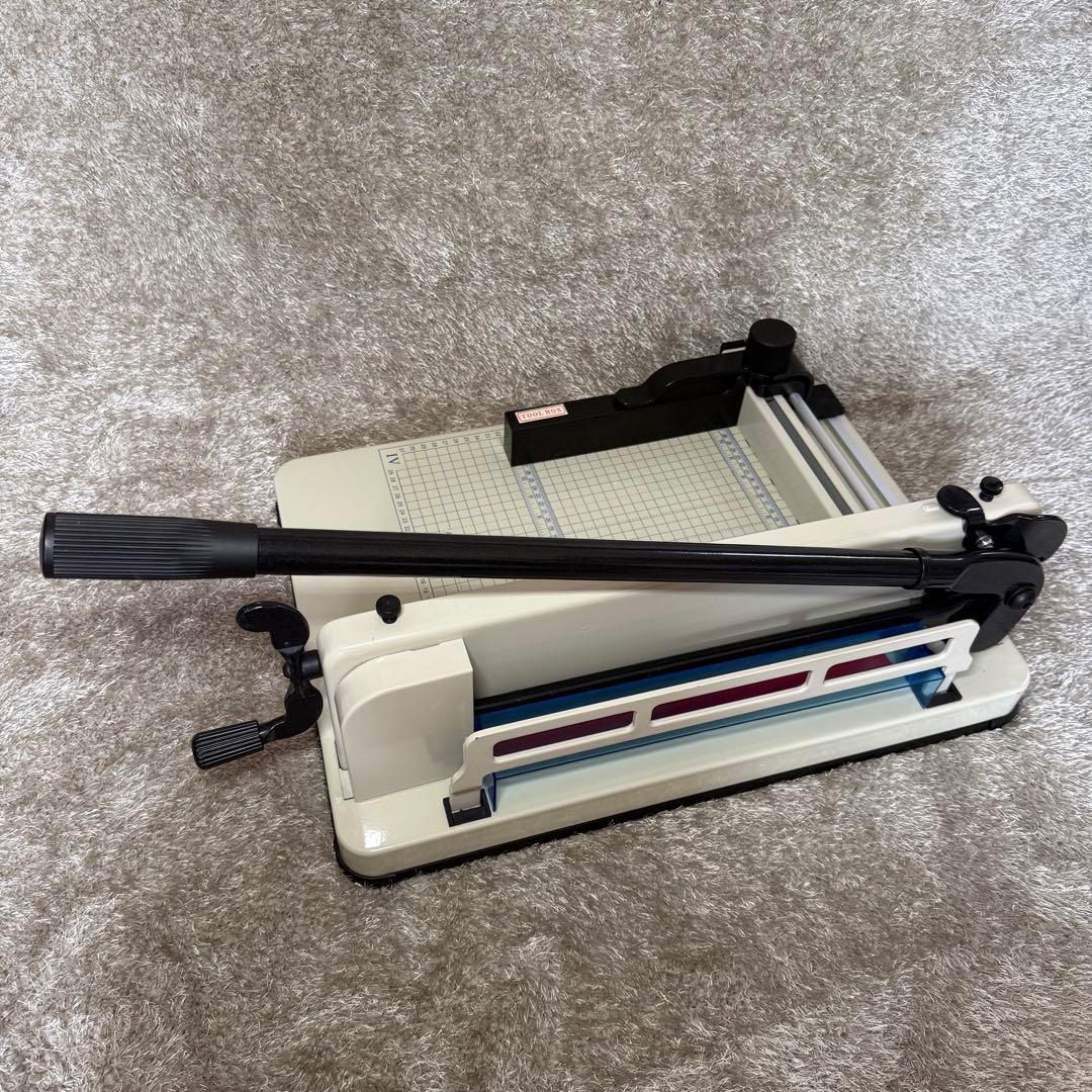 ダイシン商事 業務用 ペーパーカッター DS-858A4 大型裁断機