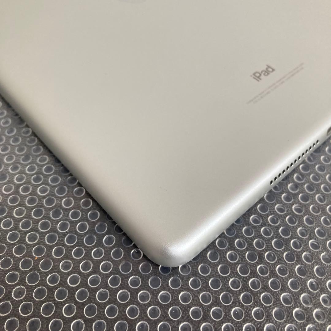 835 電池最良好☆比較的美品☆iPad6 第6世代 32GB WIFIモデル☆