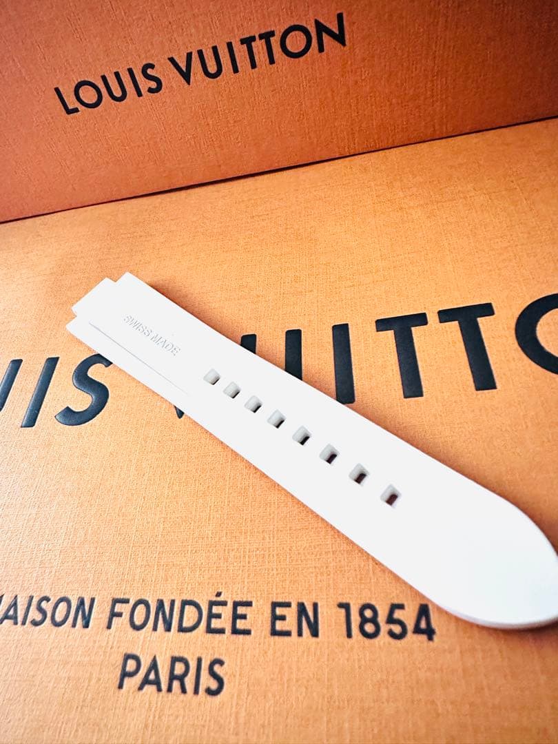 [新品未使用] LV ルイヴィトン タンブール モノグラム ラバーベルト (L)