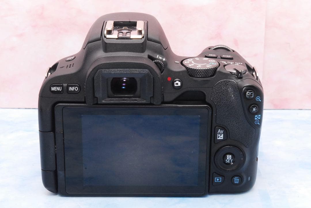 キャノン kiss X9☆高性能STM＆望遠☆Wi-Fi☆一眼レフカメラ