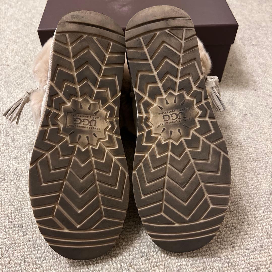 UGG ムートンブーツ ショート ファー付き タッセル ベージュ系 24.5cm