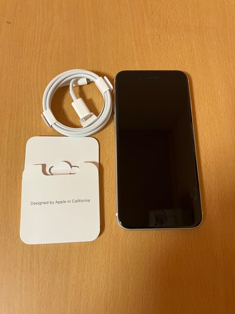 iPhone SE 第二世代　64GB 、SIMピン、ケーブル(未使用)付き