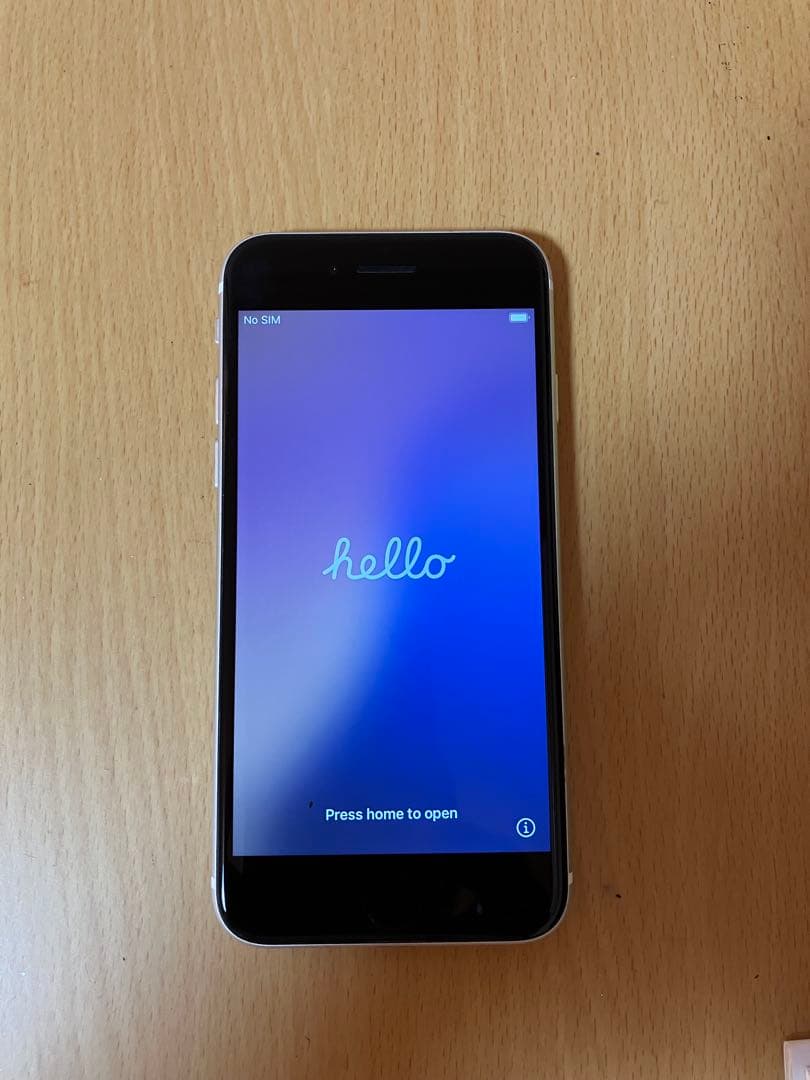 iPhone SE 第二世代　64GB 、SIMピン、ケーブル(未使用)付き