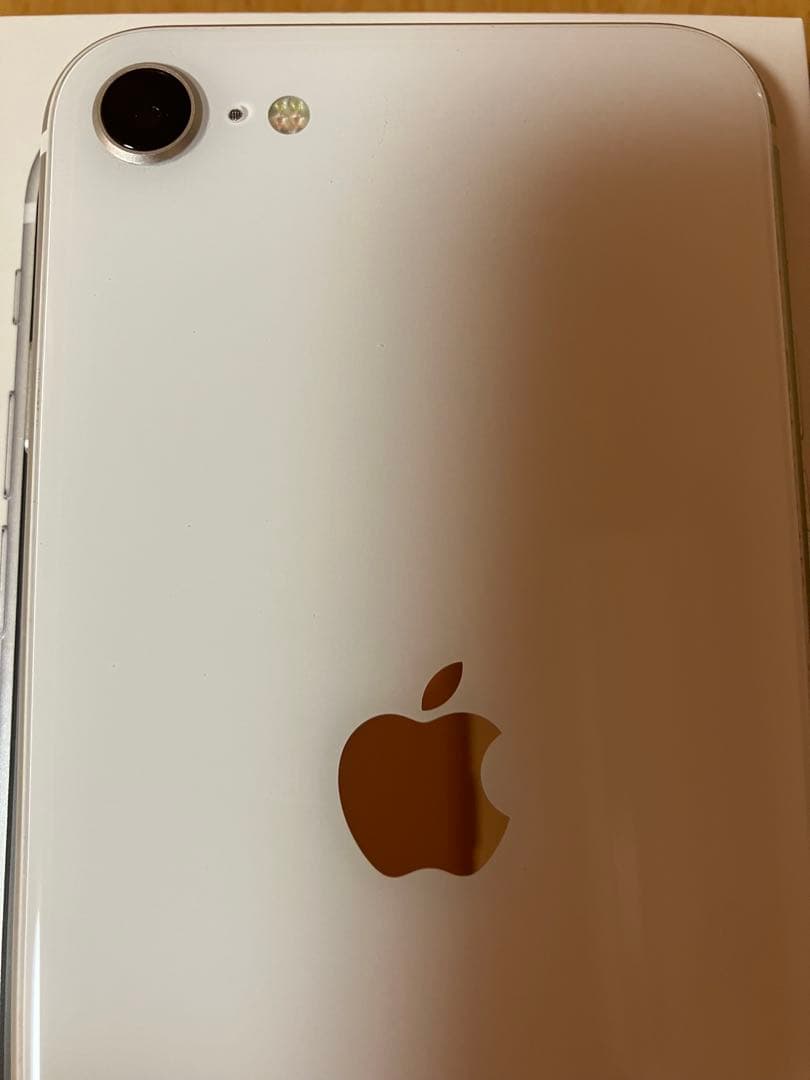 iPhone SE 第二世代　64GB 、SIMピン、ケーブル(未使用)付き