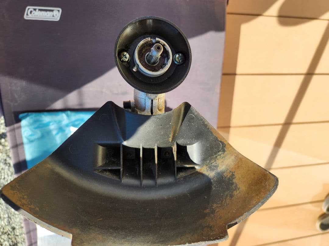 makita　マキタ　エンジン刈払機　草刈機　MEM2100U