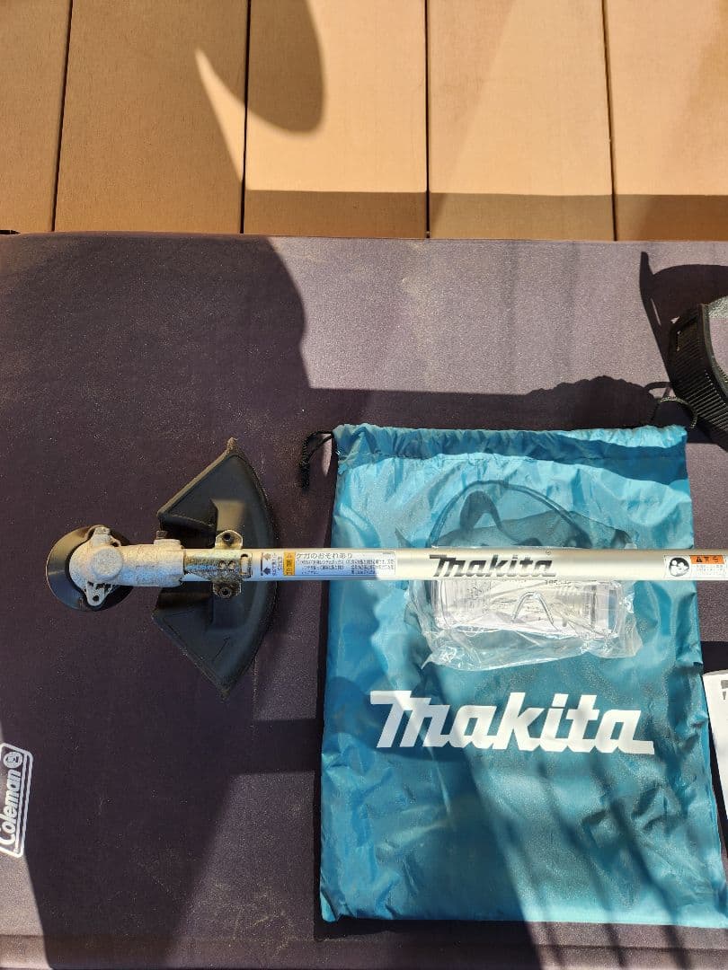 makita　マキタ　エンジン刈払機　草刈機　MEM2100U