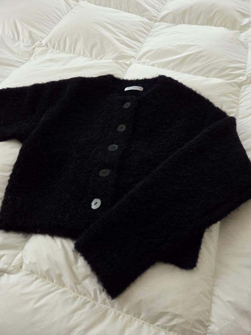 ウールブレンド ブークレ クルーネックカーディガン ブラック