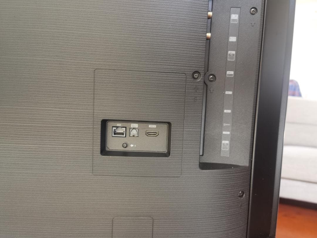 50インチ液晶テレビ　Hisense 50U8FG 送料込みで安心！