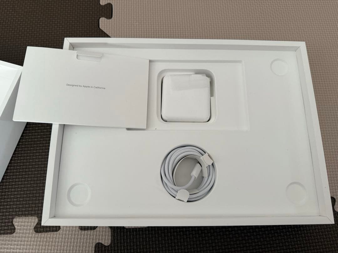 Apple MacBook Air 13インチ　M4 32GB 1TBSSD