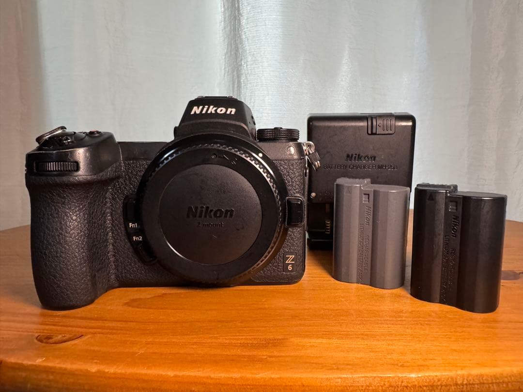 Nikon Z6 ミラーレスカメラ 本体 バッテリー2個付き