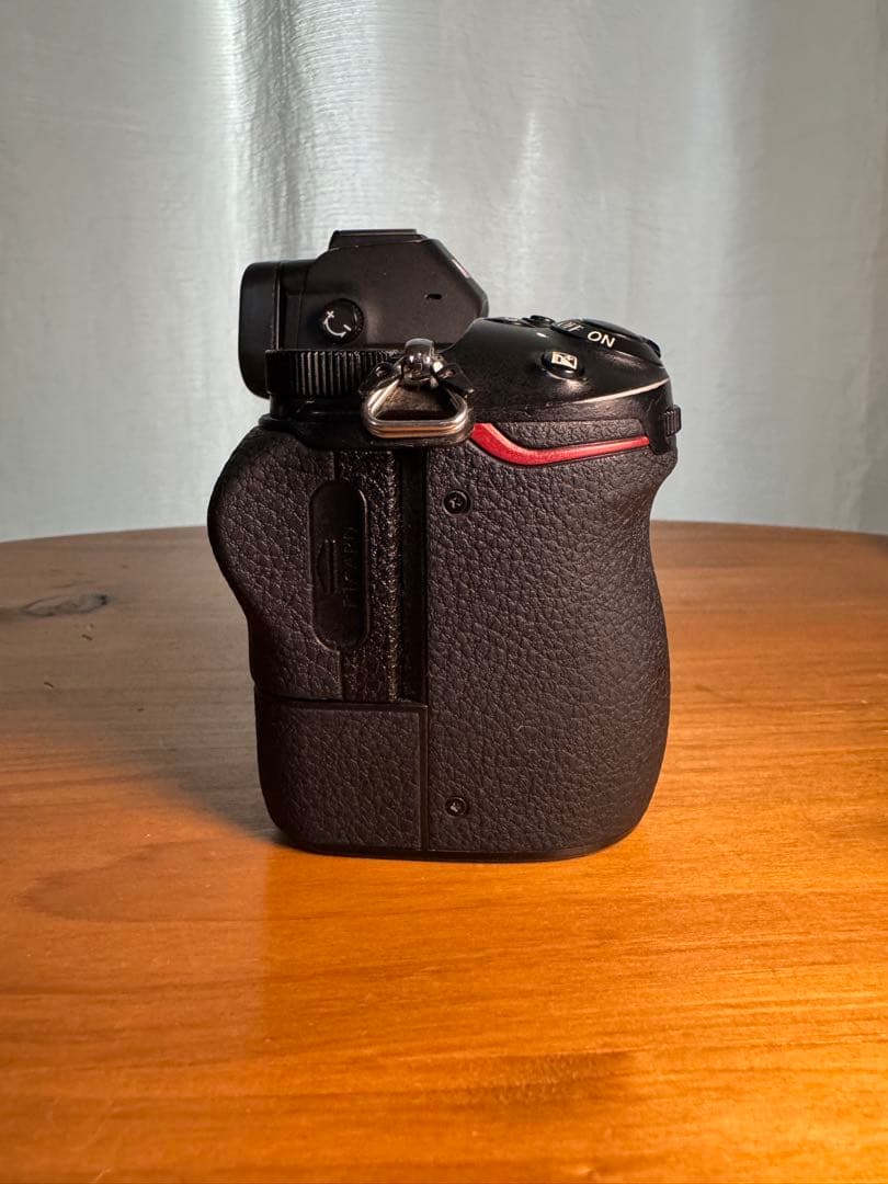 Nikon Z6 ミラーレスカメラ 本体 バッテリー2個付き