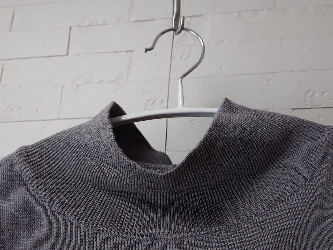 ■美品 OUR 洗える きれいめタートルニット プルオーバー