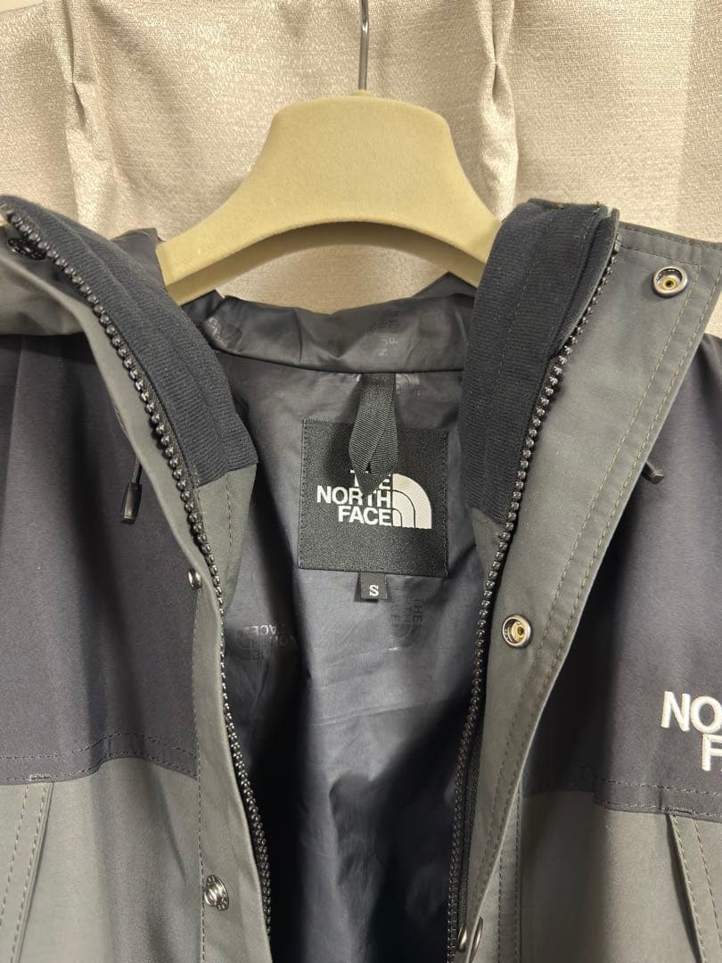 こ*ら様 THE NORTH FACE マウンテンライトジャケット アスファルト