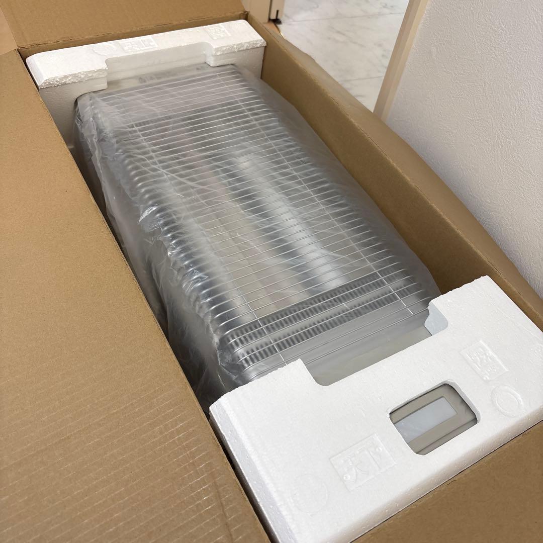 ダイキン　遠赤外線暖房機　セラムヒート