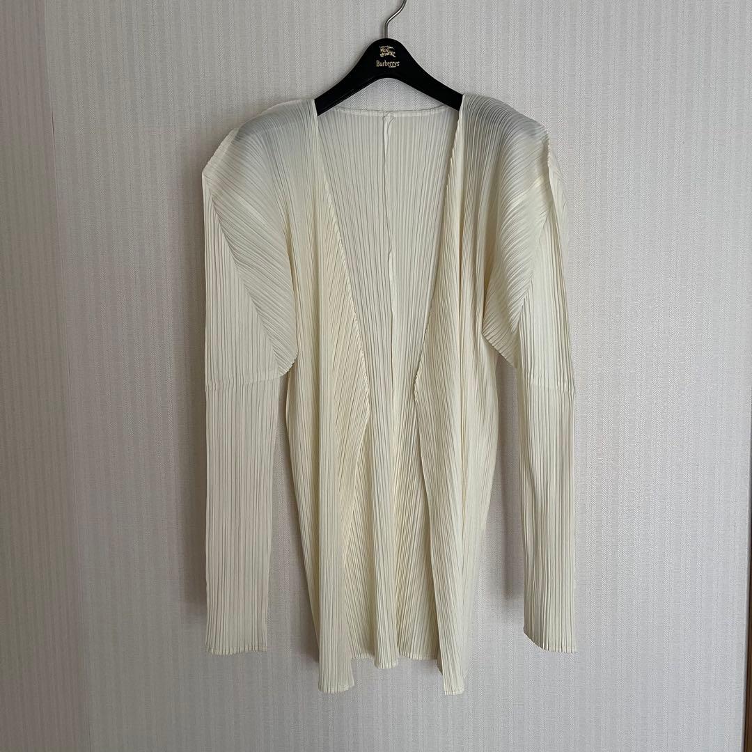 PLEATSPLEASE イッセイミヤケ カーディガン　アイボリーホワイト