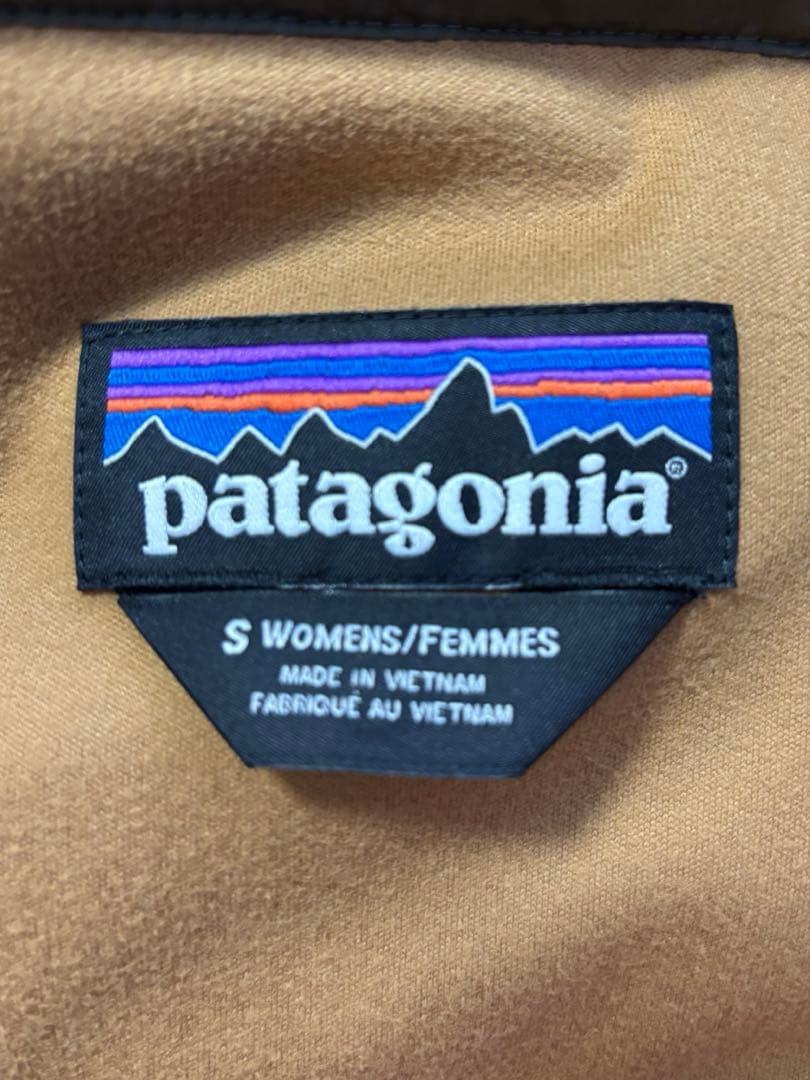Patagonia ダウンジャケット カーキ/ベージュ