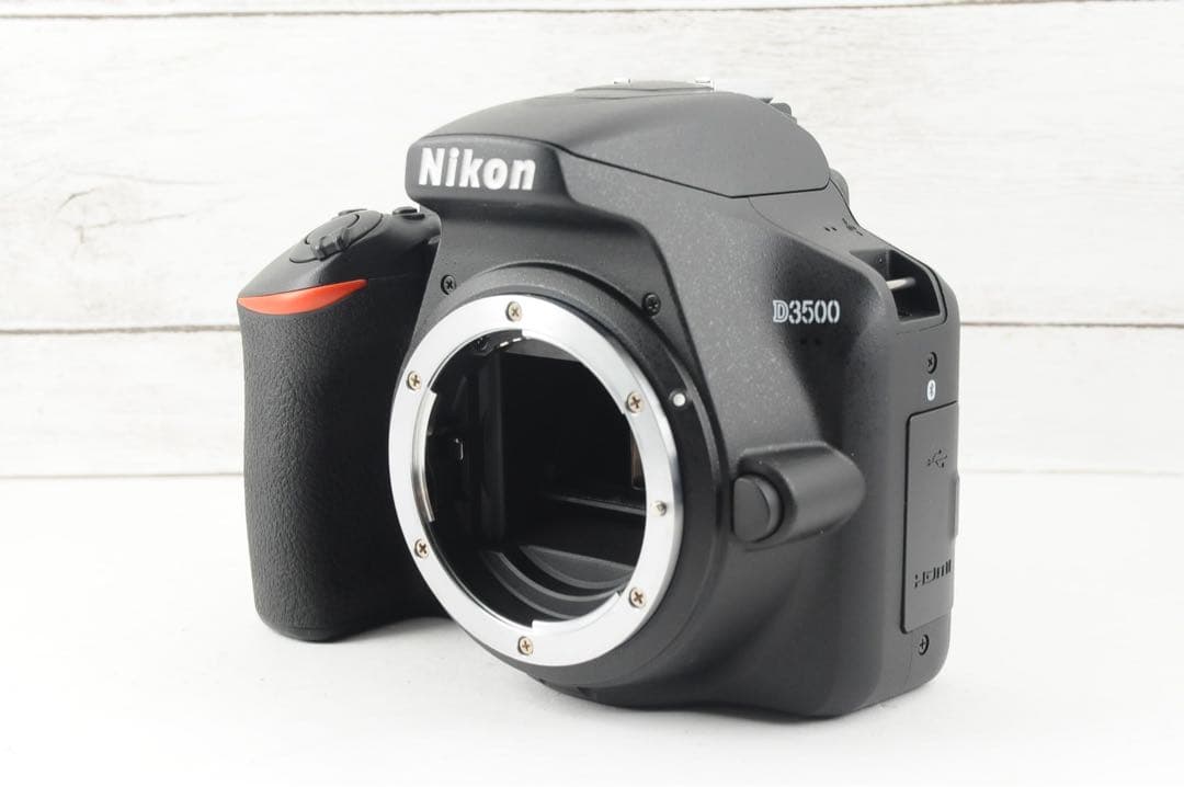 ❤️シャッター回数わずか3枚❤️️Bluetooth搭載❤️Nikon D3500