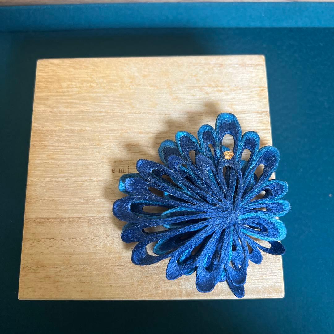 emi takazawa　横振り刺繍　花　ピアス