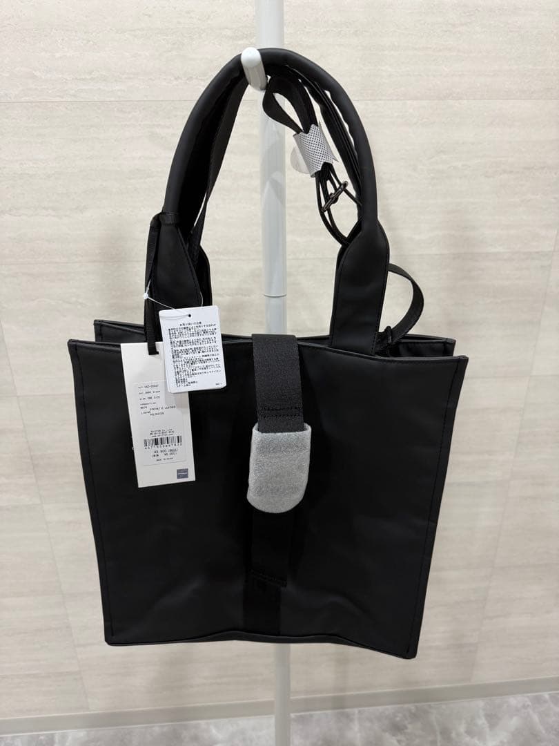 1PIU1UGUALE3RELAX シンセティックレザートートバッグ　新品未使用