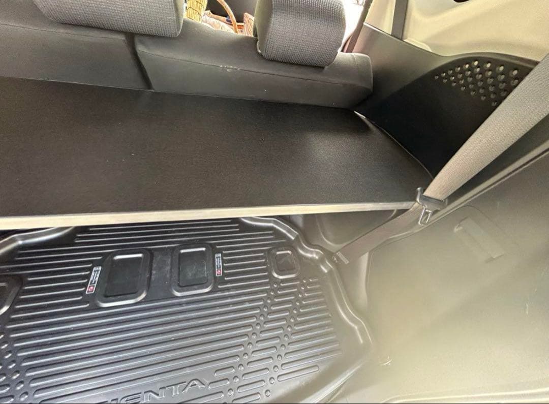 170系　シエンタ　アッパーボード　ブラック