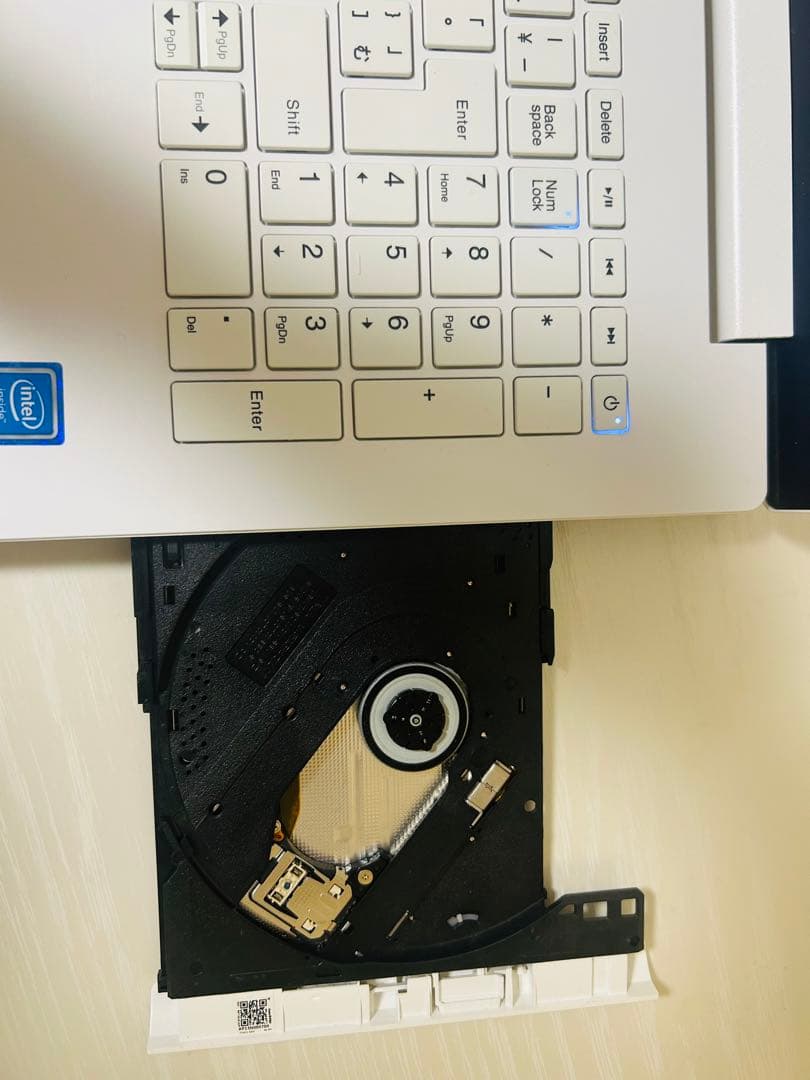 メモリ8GB＆爆速SSD バッテリー稼働OK✨ノートパソコン✨白