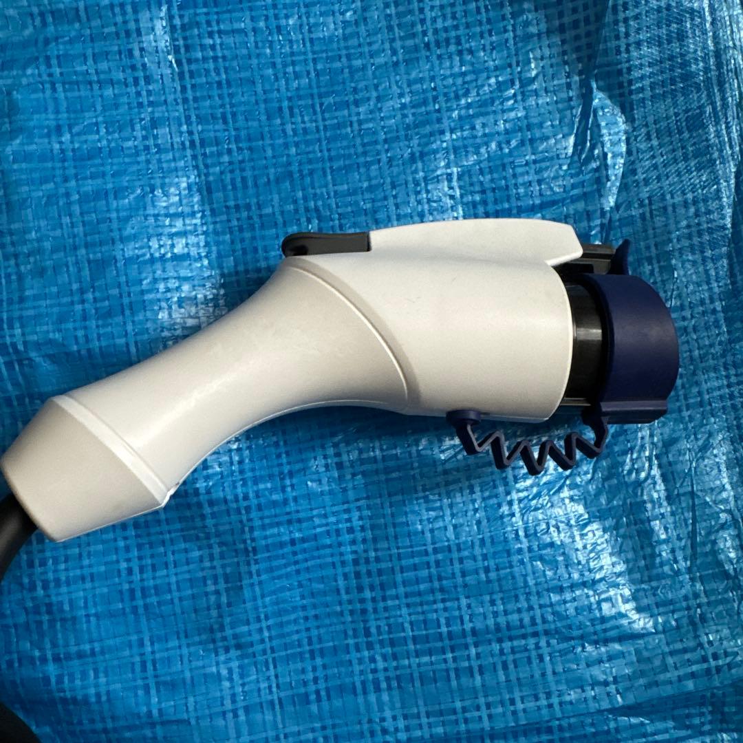 【美品】三菱 アウトランダー 充電ケーブル　9482A426