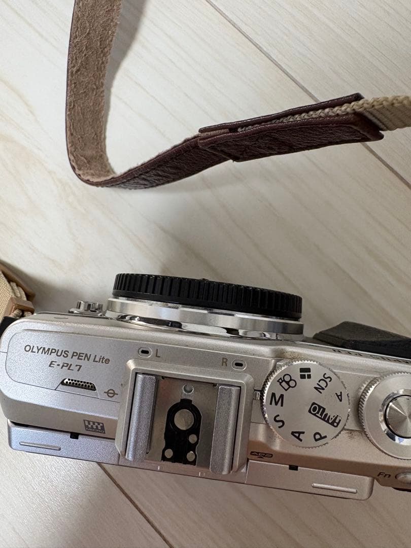 OLYMPUS PEN Lite E-PL7 ミラーレス一眼